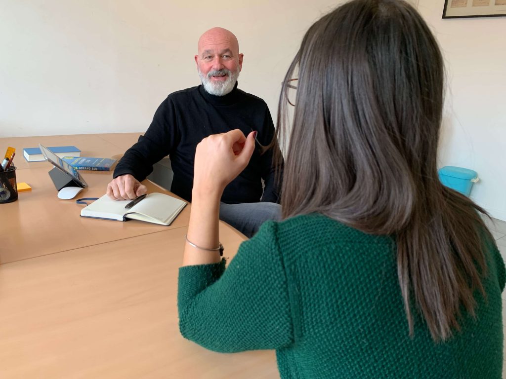 Dialogo tra un uomo e una donna